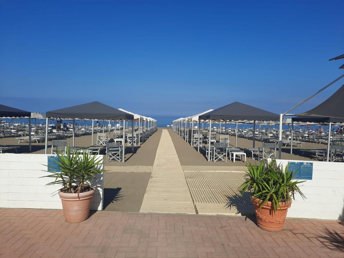 Alberto Quadrilocale A Soli 150M Dal Mare 马里纳-迪卡斯塔涅托 外观 照片